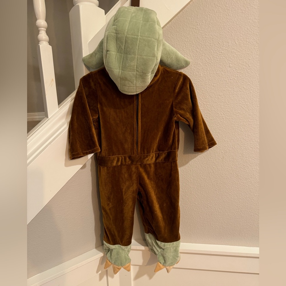 Baby Yoda Halloween Costume Infant 6-12 months Bodysuit Hat Grogu MANDALORIAN